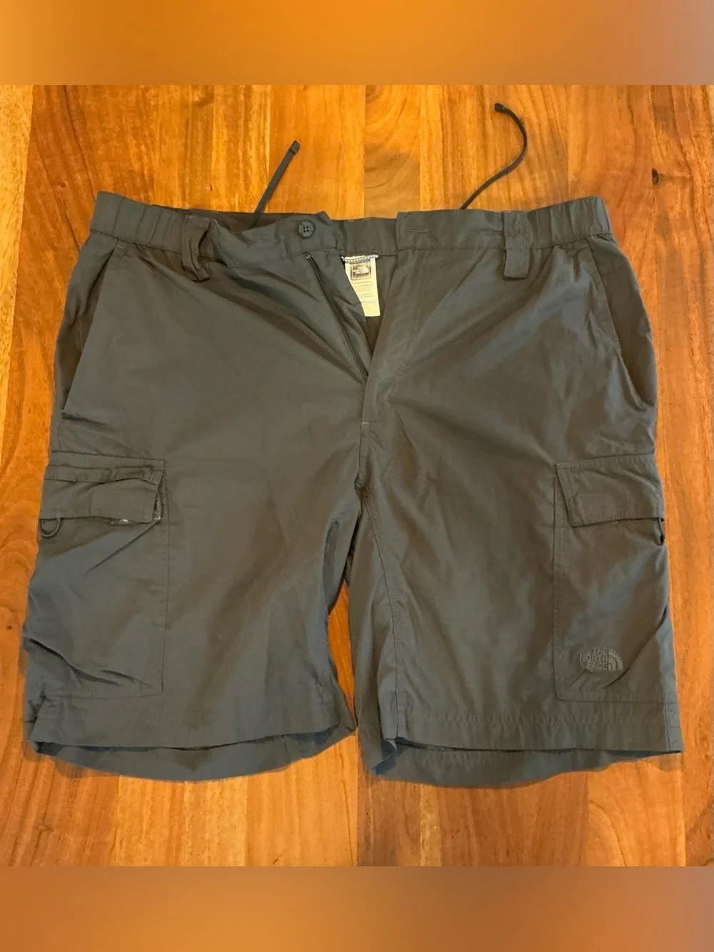 The North Face Men’s XL Black Nylon Cargo Hiking Shorts Stow Pocket